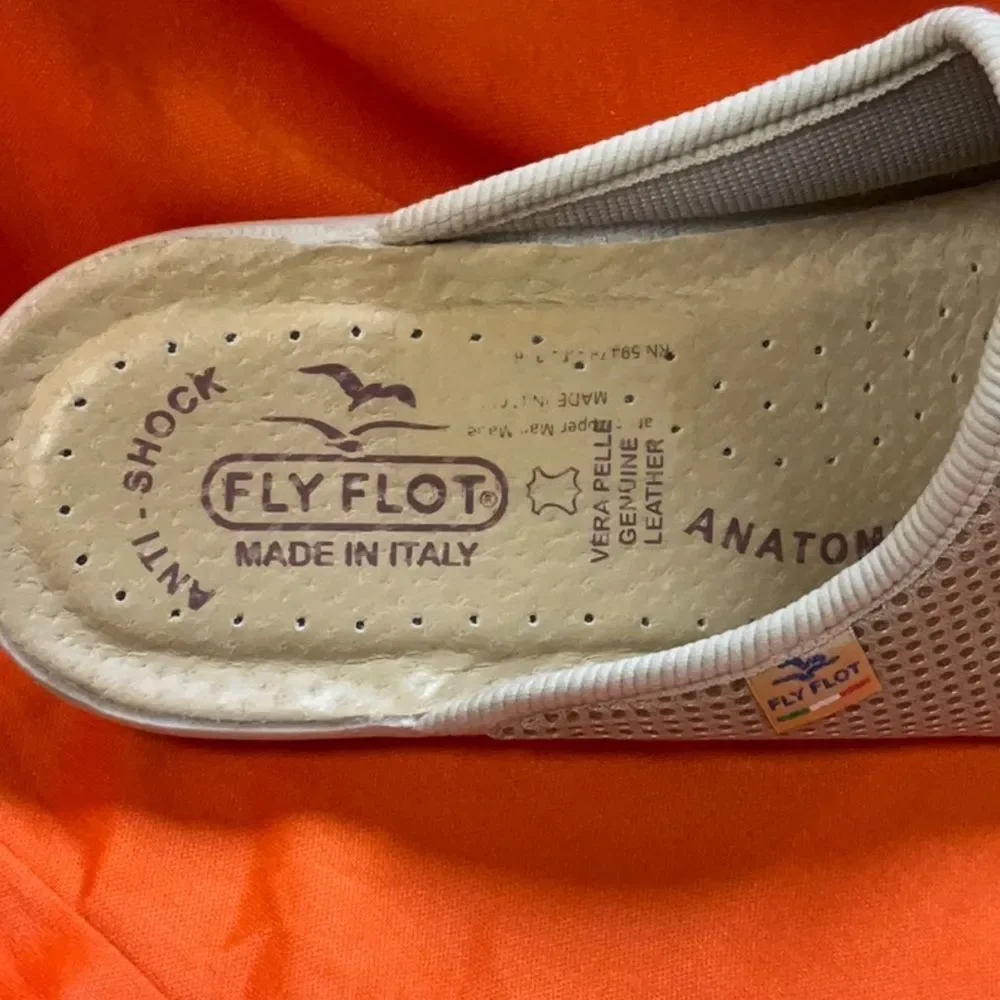Fly Flot Womens 38 7 Tan Slip On Shoe